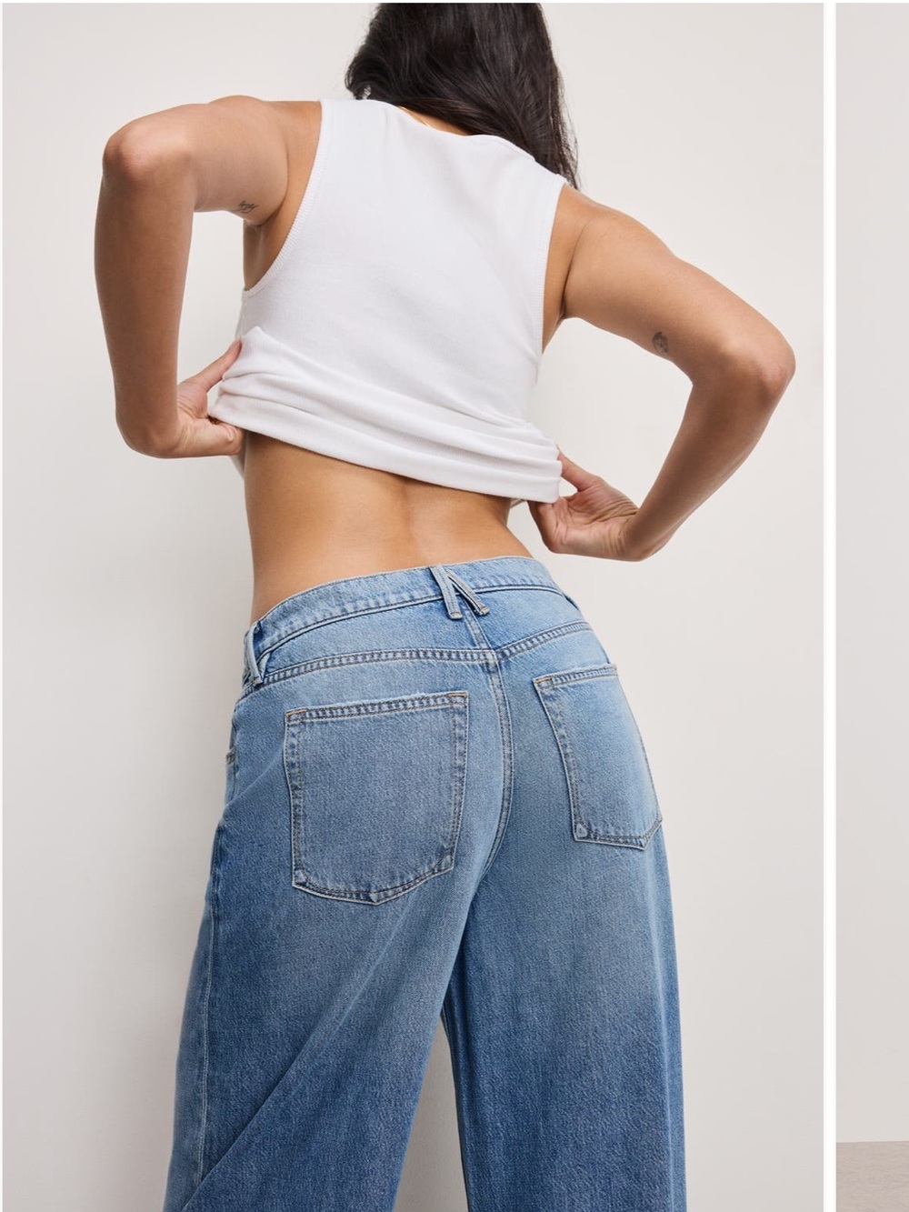 Good American Weightless Good Standard Ease Wide Leg Jeans - Picture 3 of 11